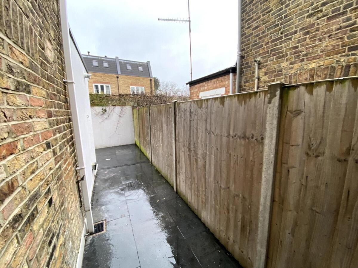 Tooting Stays London Bilik gambar